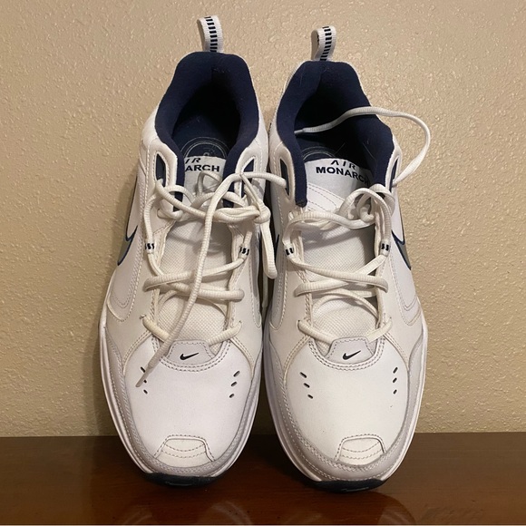 Men’s Nike Shoes- NWOT size 13 - Picture 1 of 6